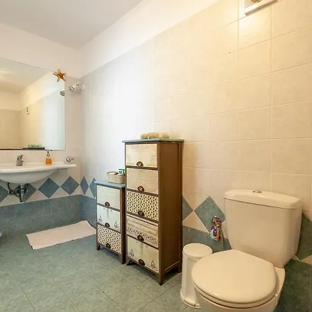 Emily's アパート アダマス