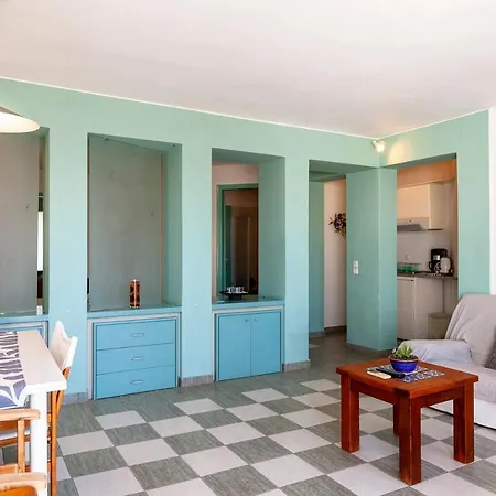 Emily's アパート アダマス