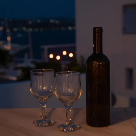 Emily's アパート アダマス