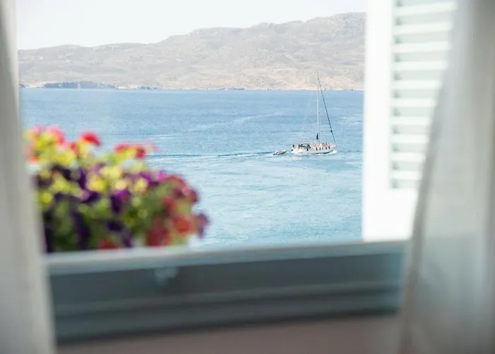 Emily's * Adamantas (Milos)