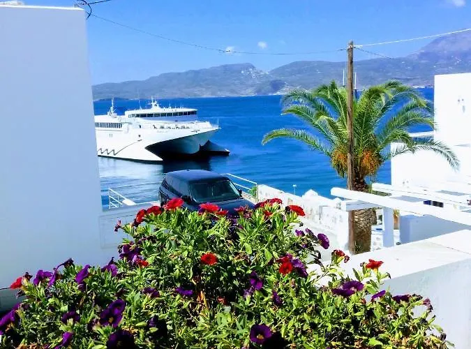 Emily's Adamantas (Milos)